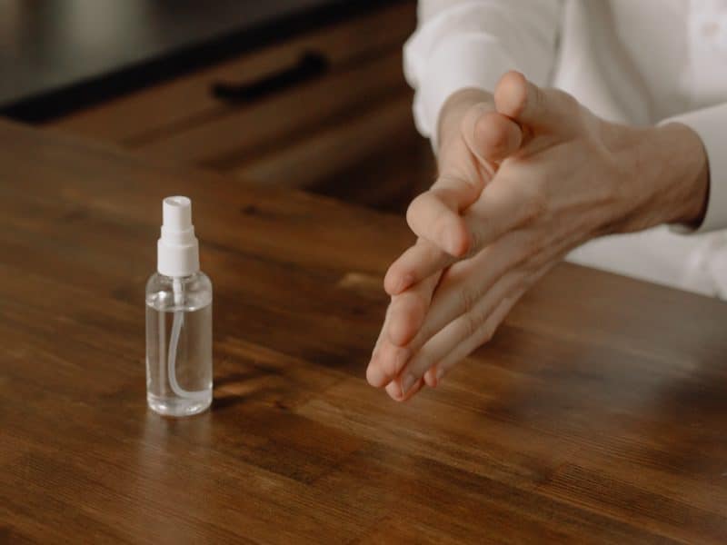 Způsoby, jak vyrobit antibakteriální gel, nebo sprej na ruce